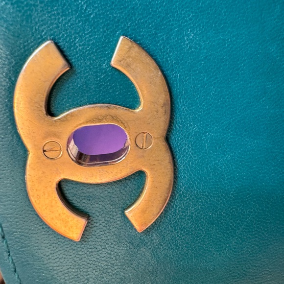 CHANEL Green Spirit Top Handle Crossbody Bag - Picture 14 of 16